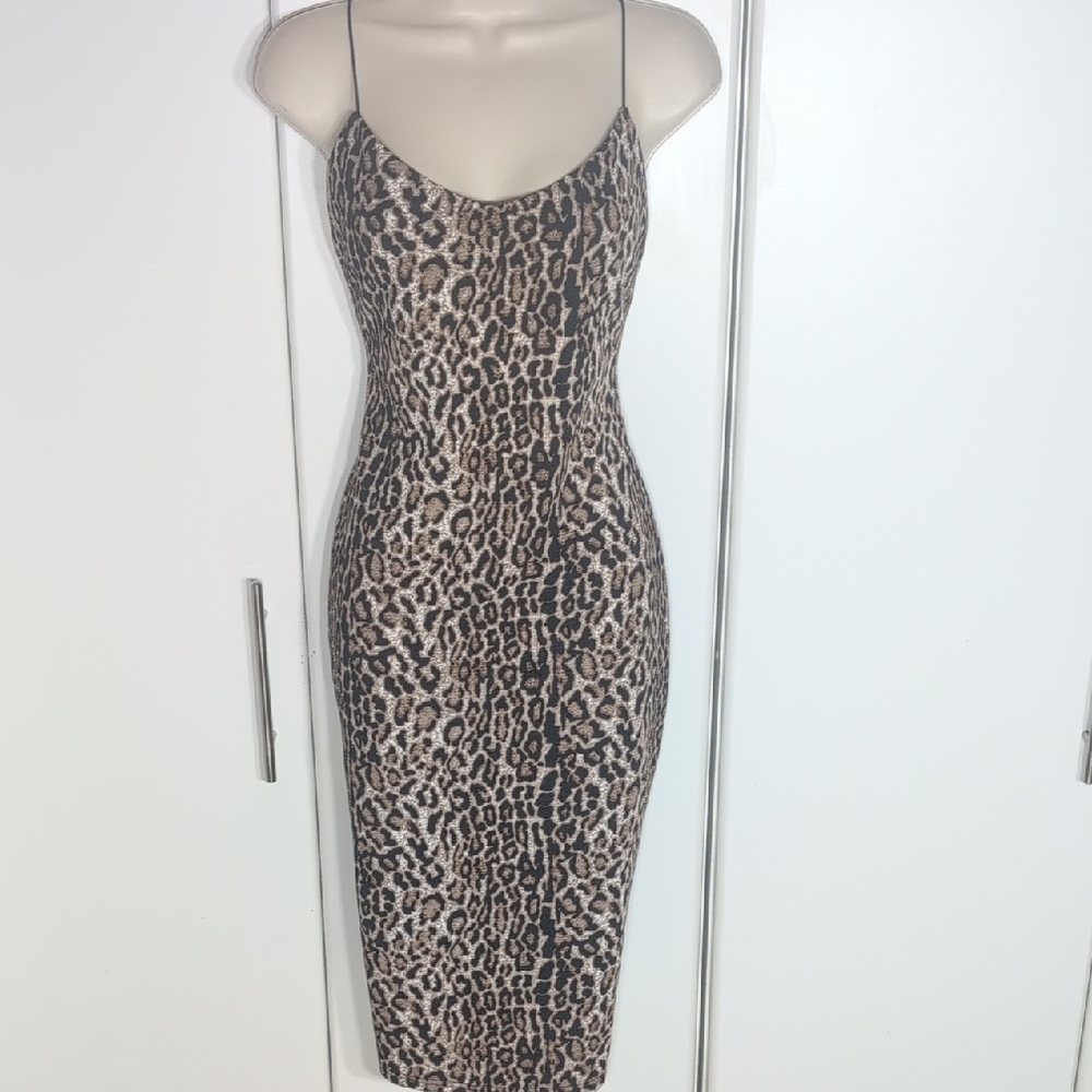 Elegant Leopard Print Midi Dress
